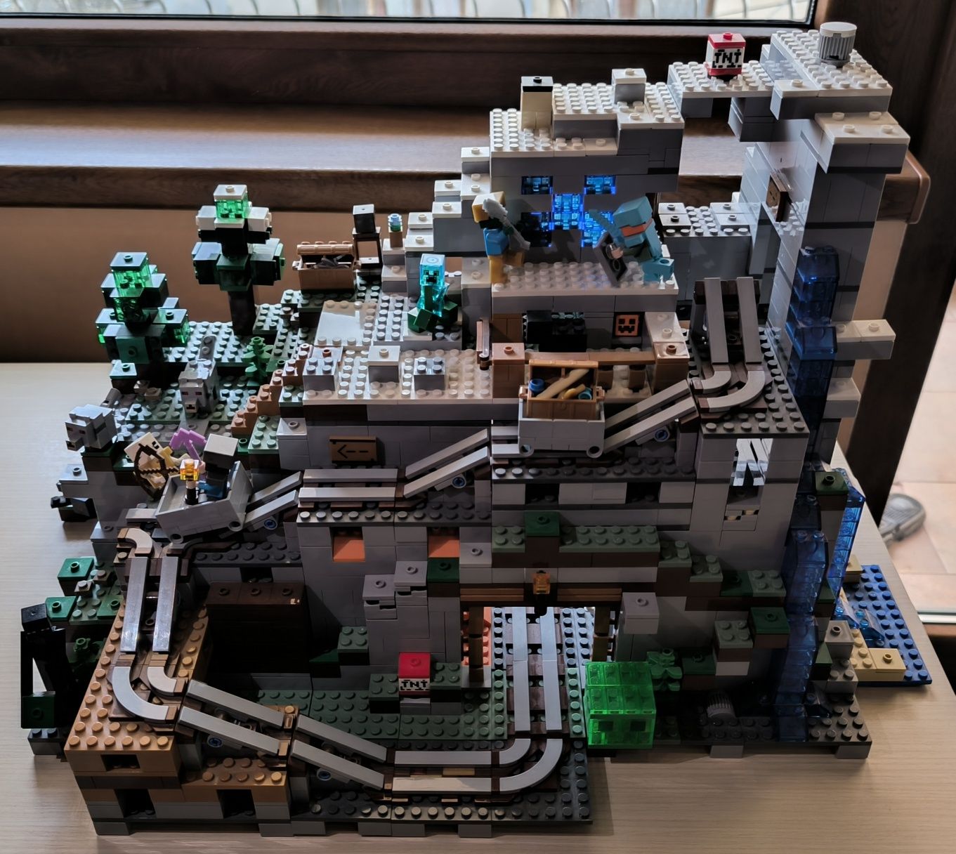 Lego Minecraft The Mountain Cave