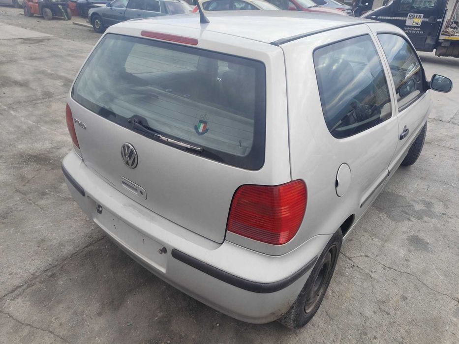 VW Polo 1.0 - 50к.с - 2000г. на части