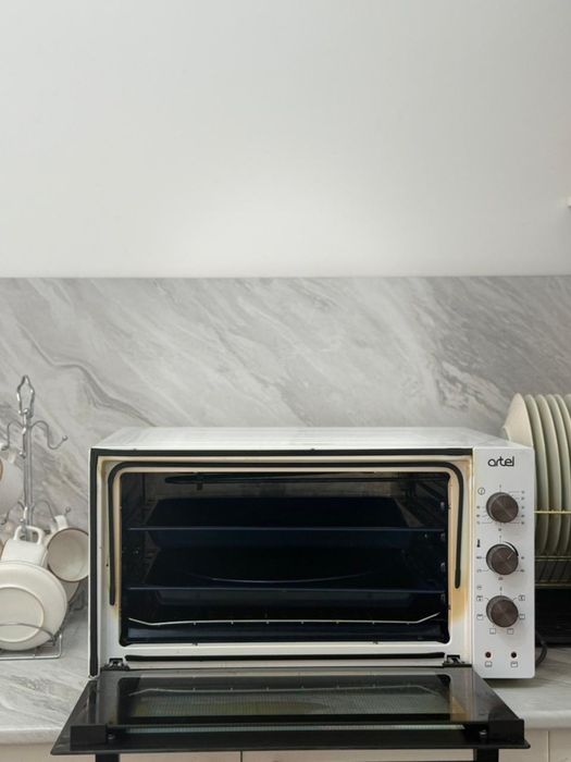 Мини печь в идеальном состоянии