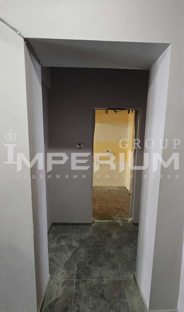 Продава Тристаен апартамент с гараж, паркомясто и мазе гр. Варна, Лят