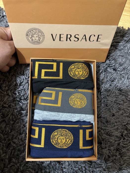 Vand Boxeri si caciuli