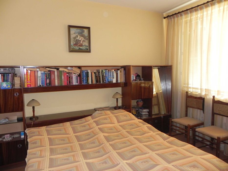 Продава се Тристаен апартамент в Русе, Дружба 2 - 136 кв.м за 640 €/кв.м - Снимка #9