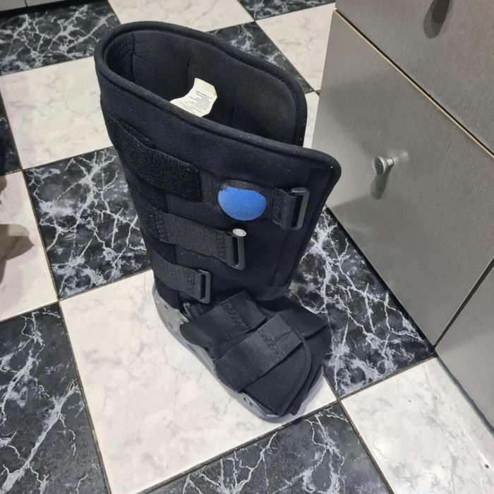 Orteza pentru piciorul stang