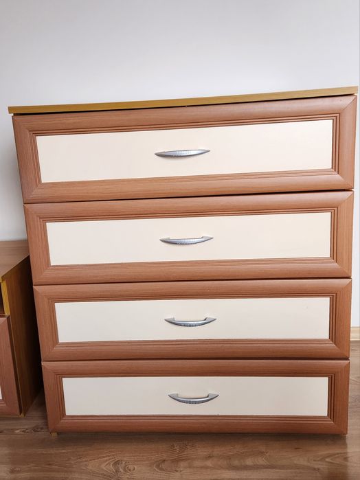 Скрин с 2 нощни шкафчета. ТВ масичка,маса за телевизор и друга техника