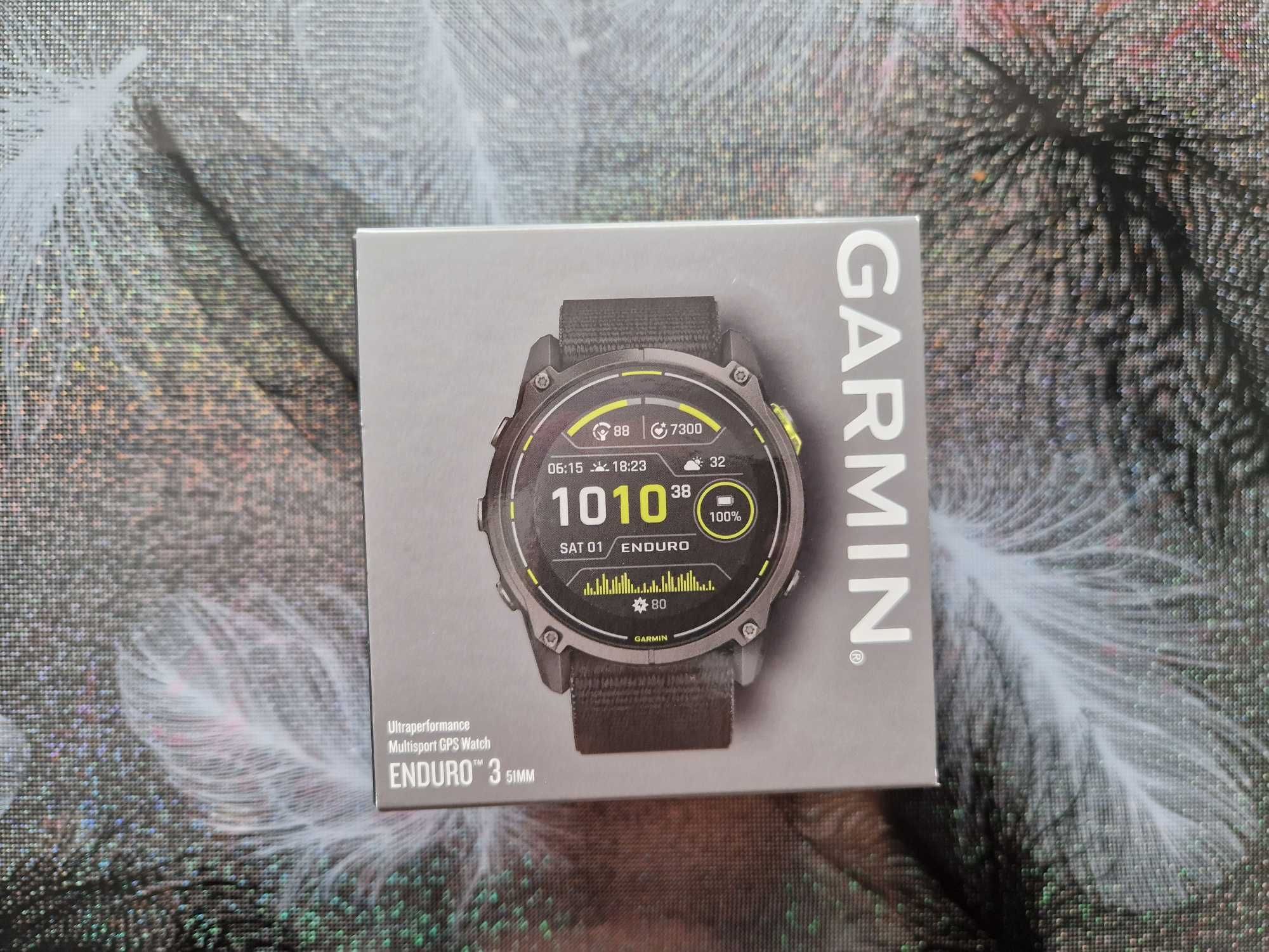 Продавам часовник Garmin enduro 3 , с гаранция 24месеца ,без забележки