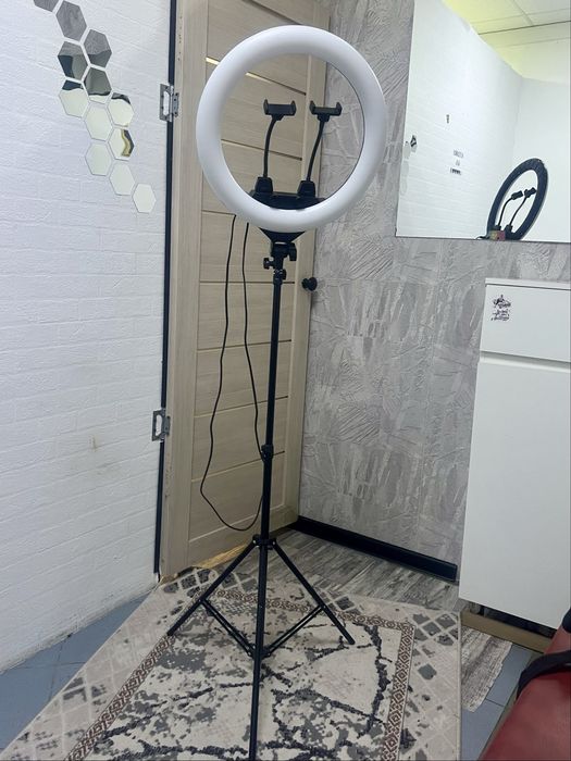 Продам кушетку и лэд лампу