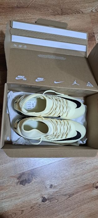 Футболни обувки Найк (nike) 43 номер