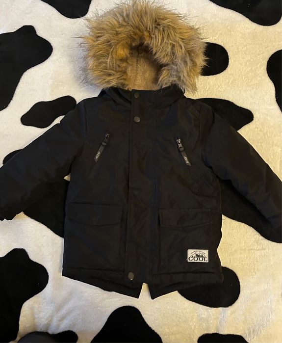 продам зимнюю куртку на мальчика