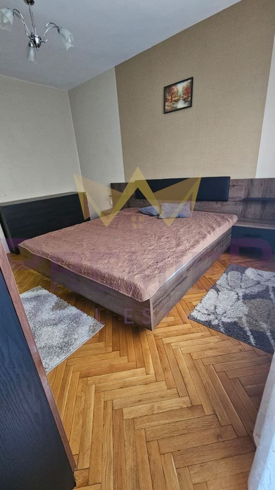 Дава се под наем Четиристаен апартамент в Варна, Гръцка махала - 130 кв.м за 1020 € - Снимка #11