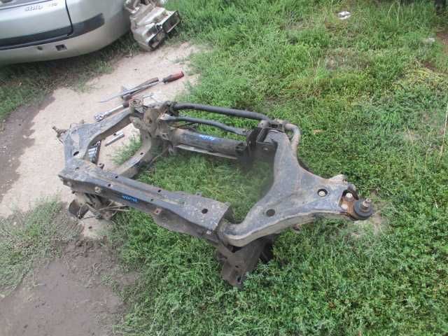 Jug motor cadru fata MITSUBISHI PAJERO an 2004 motor 3,2 diesel