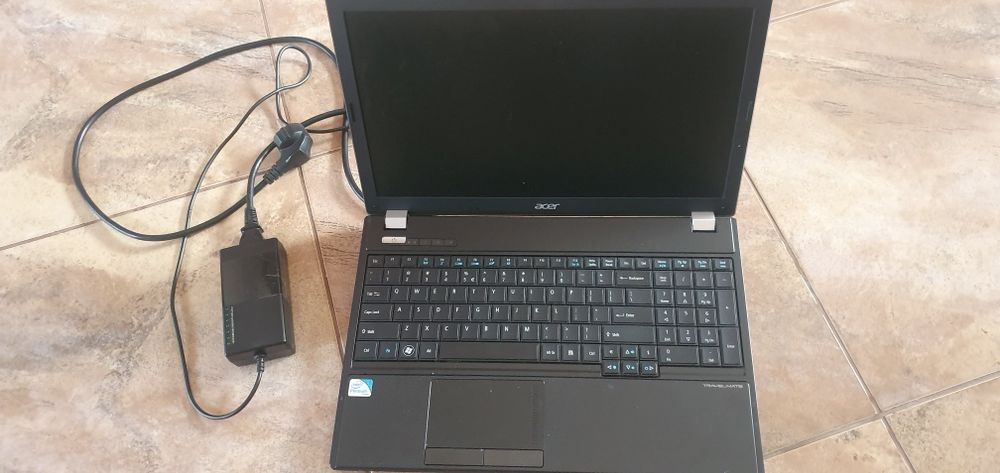OCAZIE!Vand laptop ACER stare f bună +adaptor!