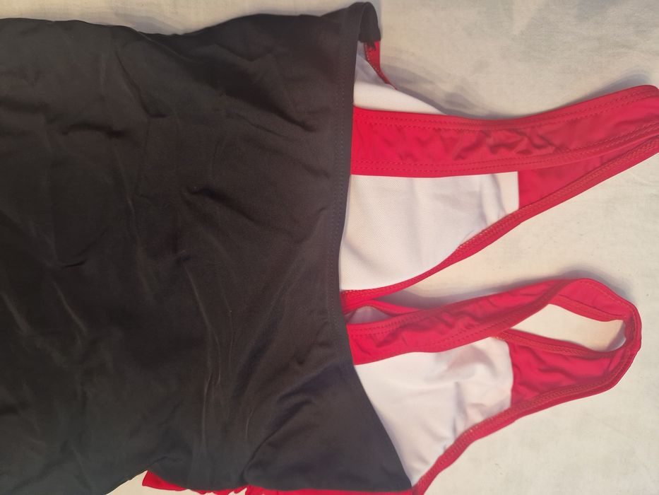 Costum baie M negru cu rosu