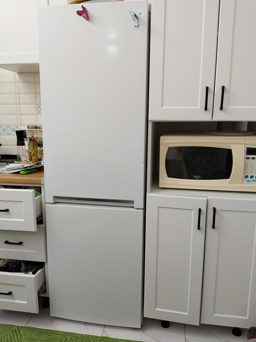 Продам холодильник