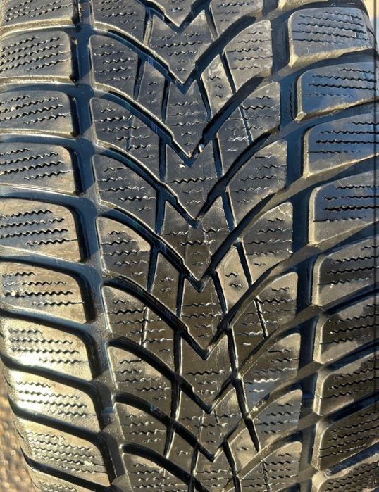 2 зимни гуми Dunlop 215/60/16