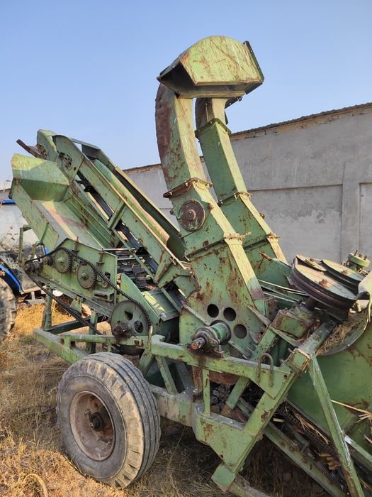 Макка орадиган комбайн"Херсон 7" Сотилади.