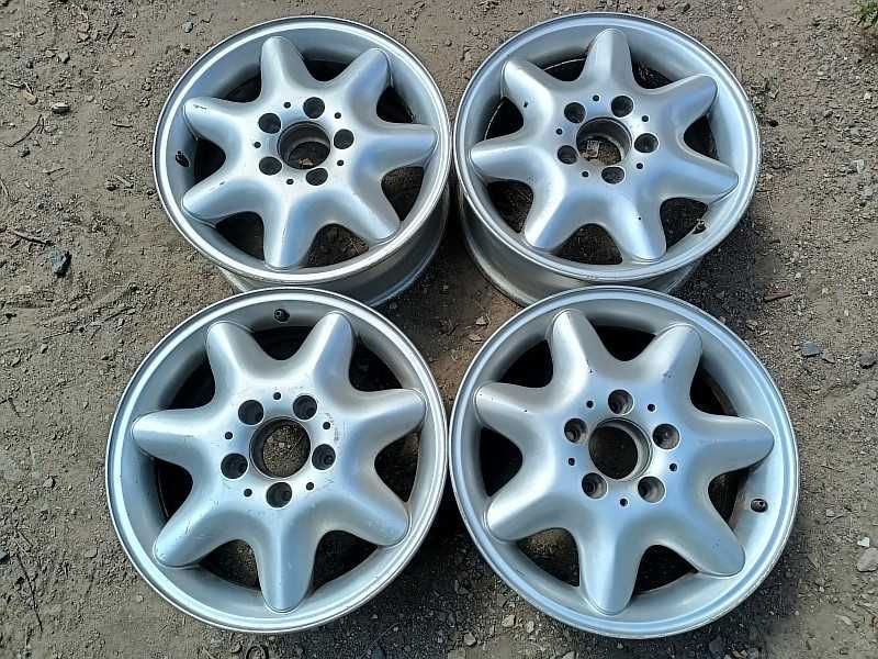 Продам оригинальные легкосплавные диски на автомашину Mercedes.