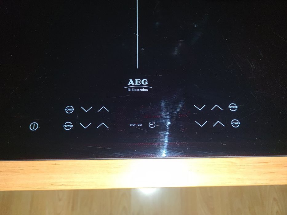 Индукционен плот AEG