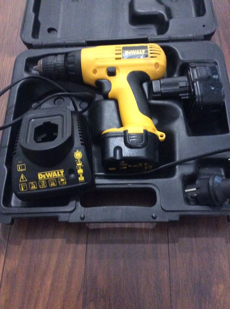 винтоверт Dewalt 12V