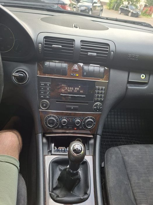 Vând mercedes benz C 200