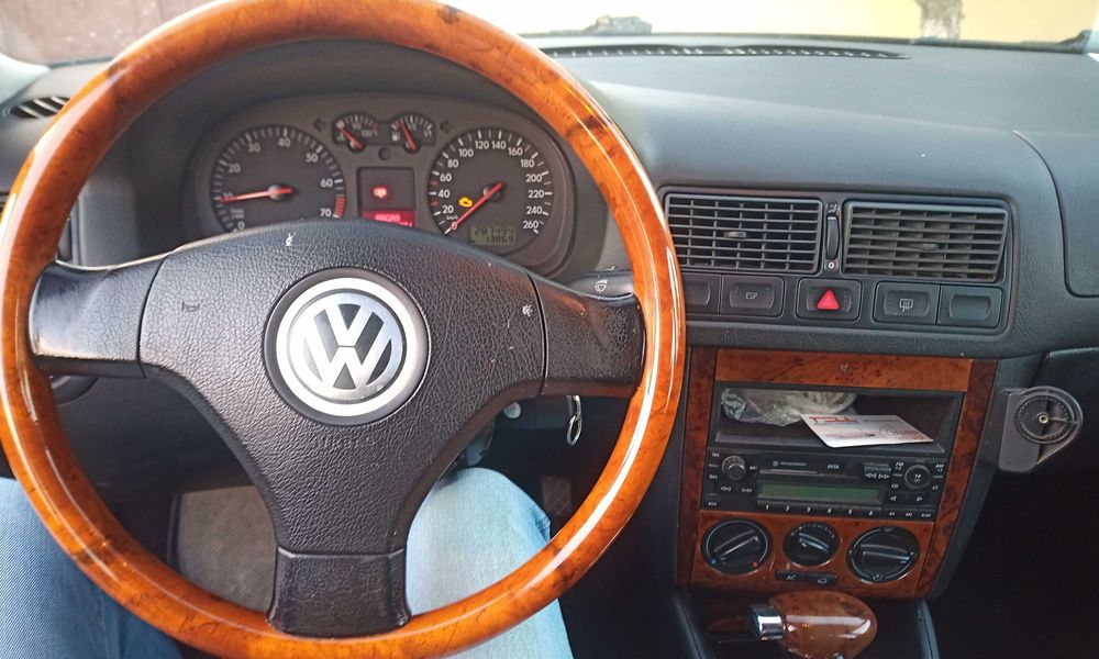 vand Volswagen Golf 2004 cutie de viteza automata