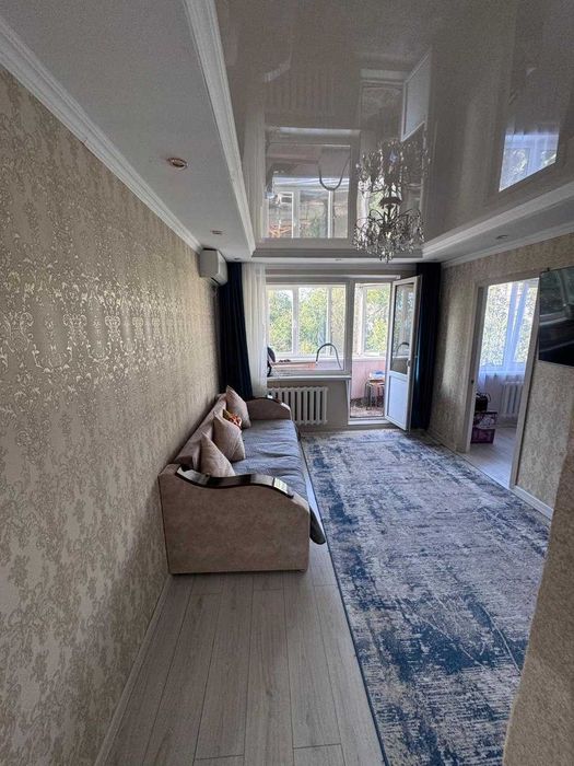 Продается 3 комн. кв. р-н школы №7. (малогабаритка)