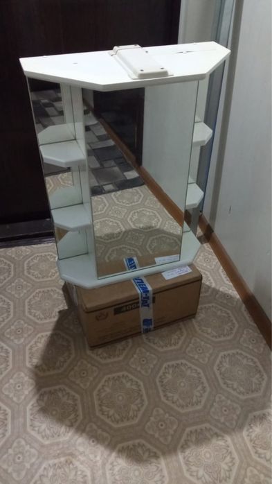 Продам навесной шкаф