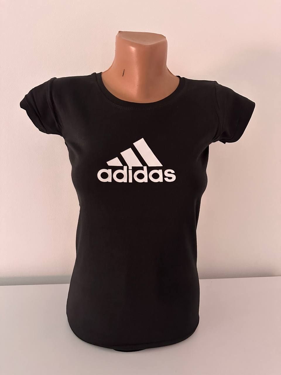 Tricou damă emblemă lipită