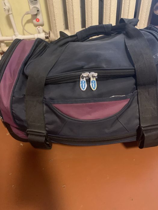 Сумка багажная на колёсиках для путешествий.