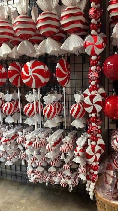 Новогодний декор из пенопласта снежинки, ёлки, игрушки, снеговики