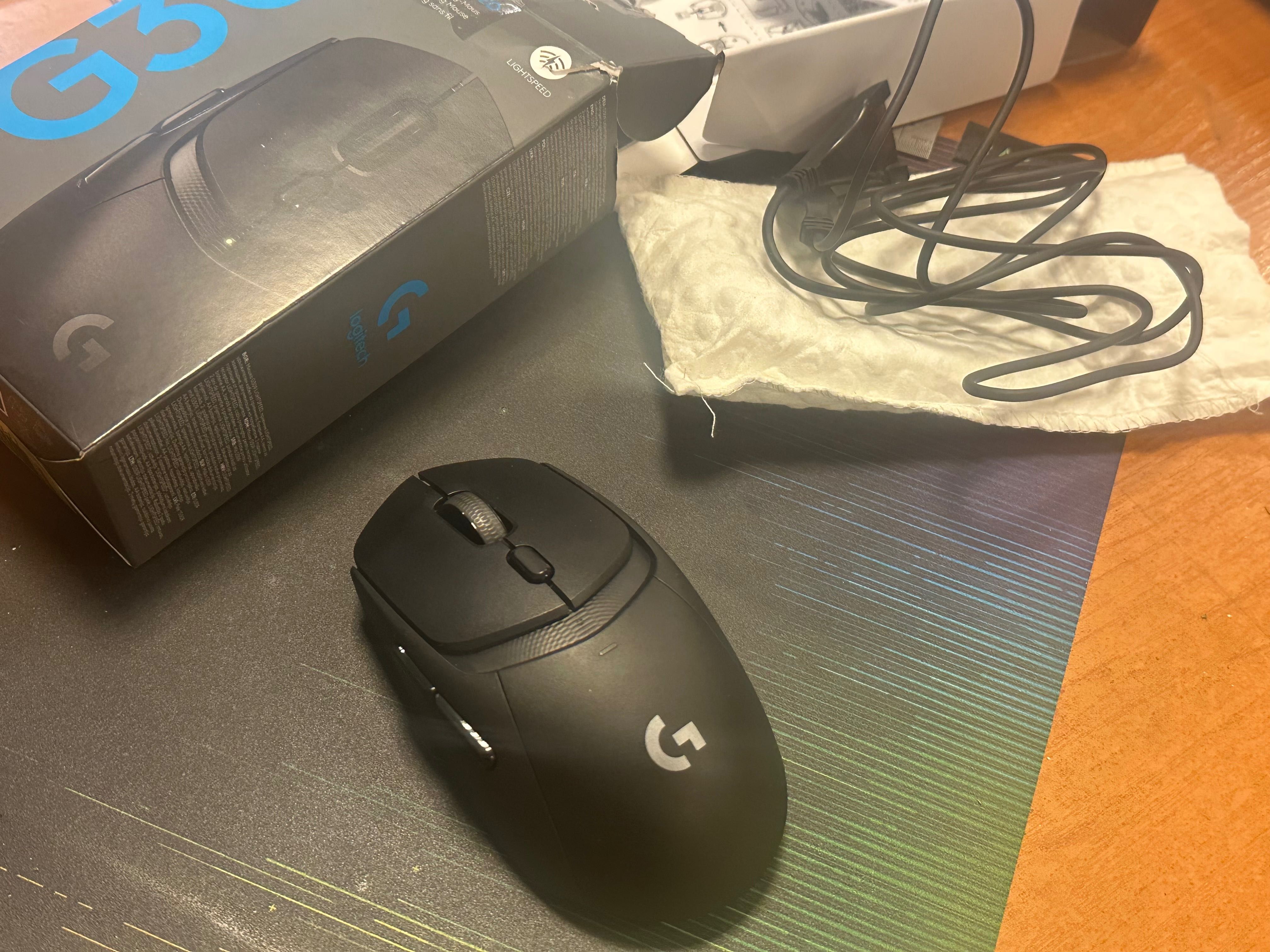 Logitech G309 Lightspeed - мишка като нова
