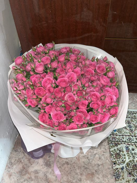 кустовые розы вчера купила за 30 продам за 15
