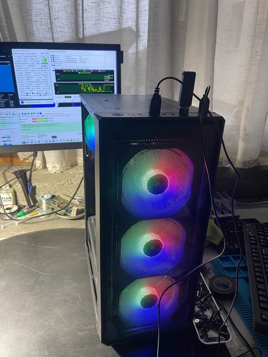 Unitate PC Gaming i7-4770 GTX 780 3GB 12GB RAM 500GB SSD + 2TB HDD RGB