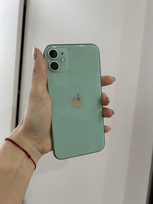 Продам Айфон 11  в хорошем состоянии