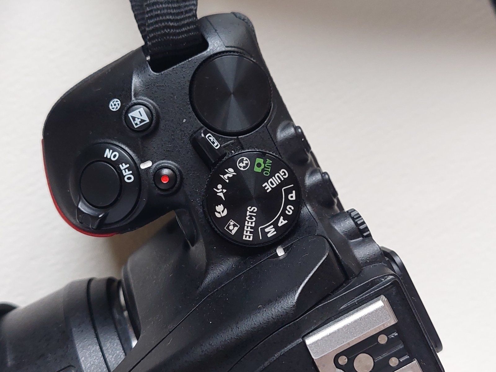Фотоапарат Nikon D3500 + 2 обектива + зарядно и  две батерии