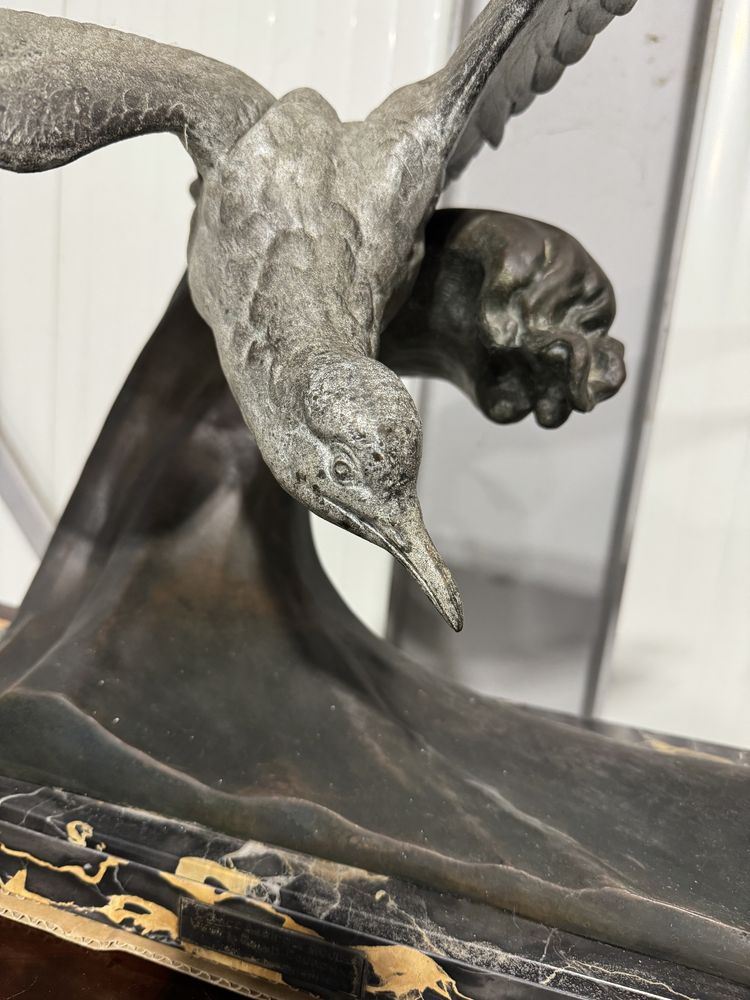 Statueta deosebita din antimoniu si bronz pe soclu de marmura