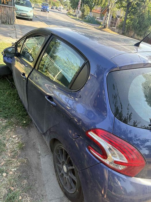 Peugeot 208/Пежо 208