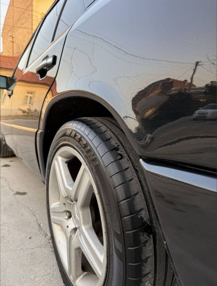Mercedenz Benz W124