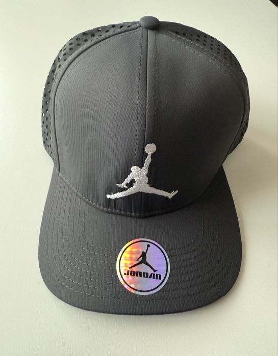Шапка Jordan нова