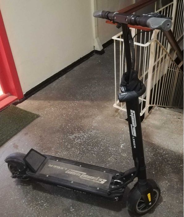 Trotinetă electric Speedway Leger Lite cu acumulator defect