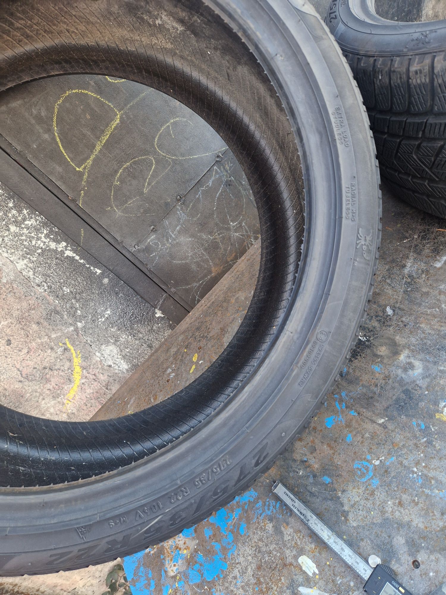 2 anvelopele Pirelli 275 35 R22 M+S