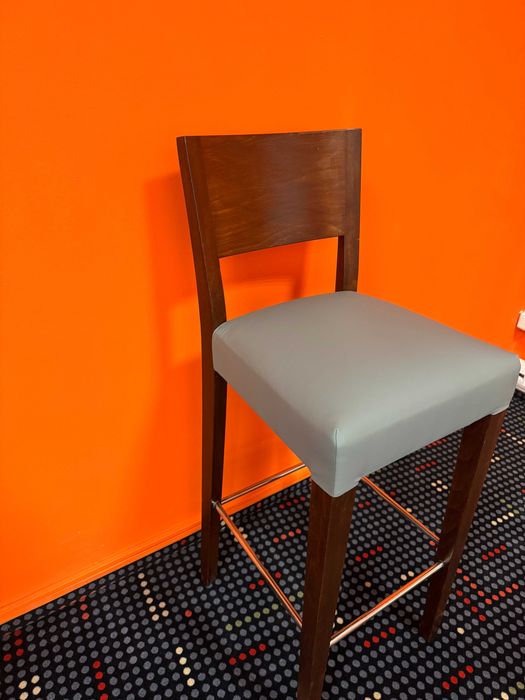 Set scaune bar lemn masiv 4 bucati 1200 Lei