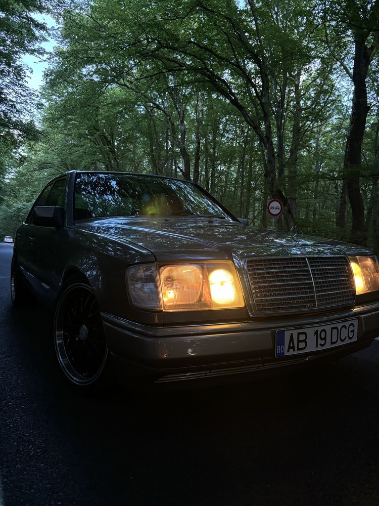 Mercedes 300E 1986 VEHICUL ISTORIC