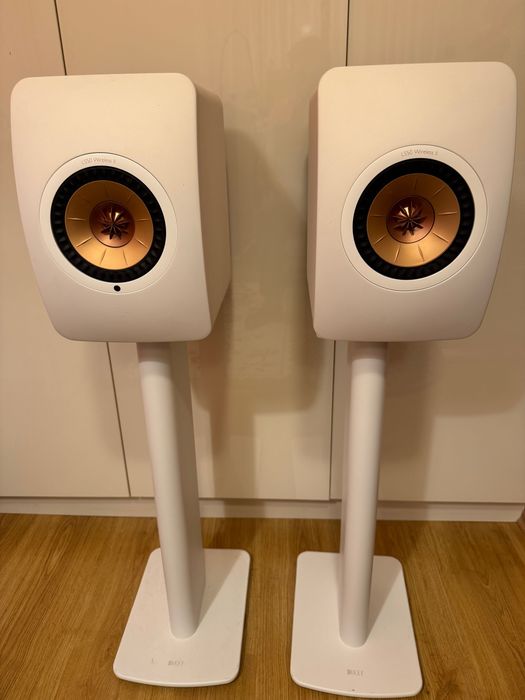 KEF LS50 Wireless II + KEF S2 Floor Stand white