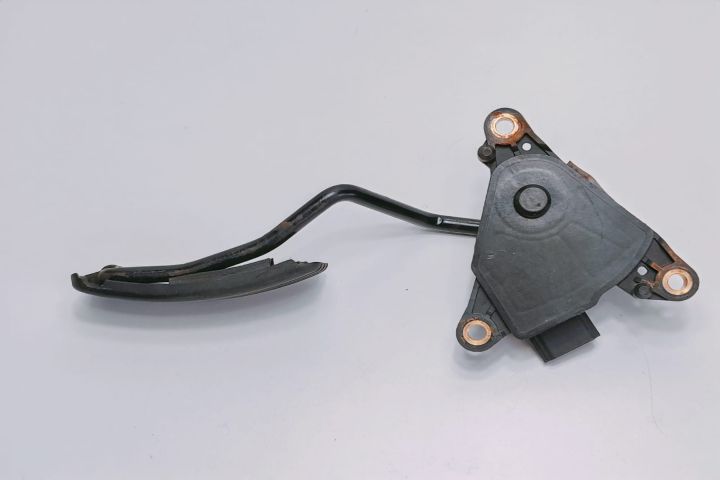 Pedala acceleratie 8200436878 Mercedes-Benz Citan W415 seria