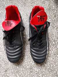 Футболни  обувки