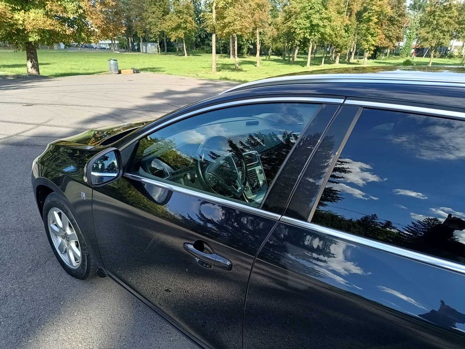 Volvo V60 “Ocean Race” model 2016