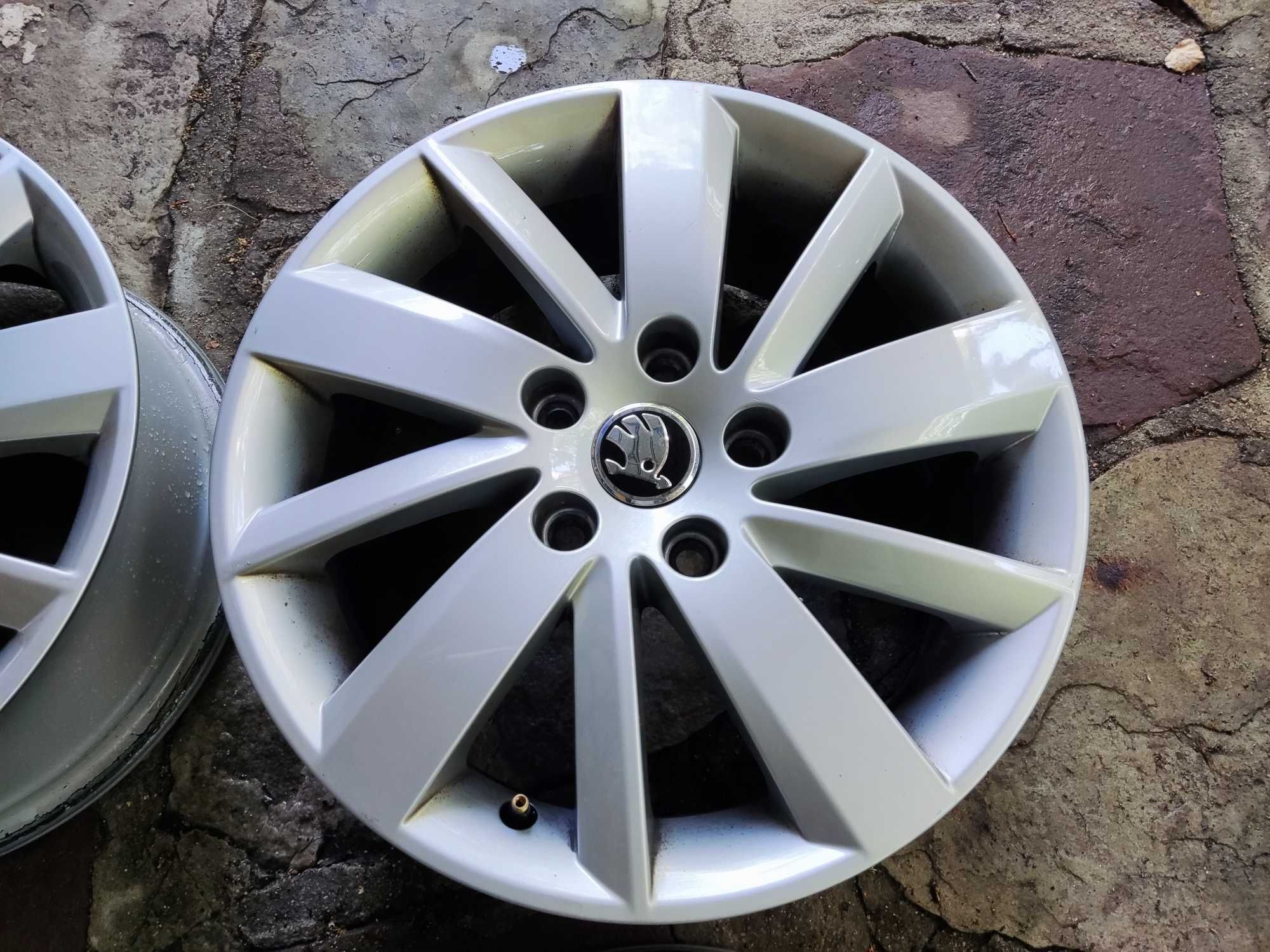 Skoda 5х112 - 16 цола оригинални лети джанти ET46 Шкода 5x112