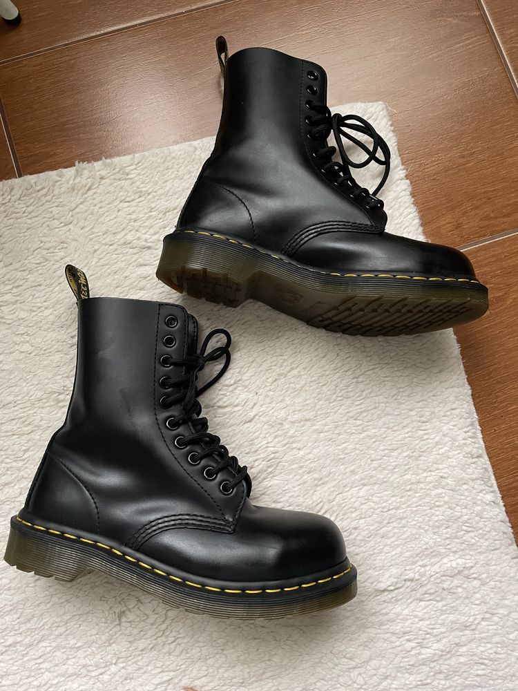 Dr. Martens, ghete/bocanci din piele, negru