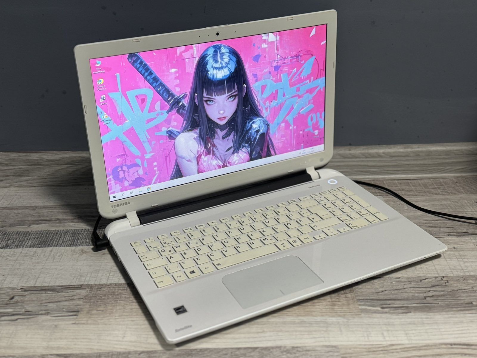 Лаптоп Toshiba 10RAM/160SSD/i5-4200/15,6Инча.