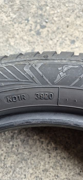 4 anvelope iarna Goodyear 205/55/17,dot 2020.Pretul este pe bucata.